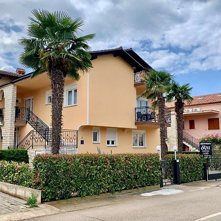 Apartments Kivi Novigrad Istria Esterno foto