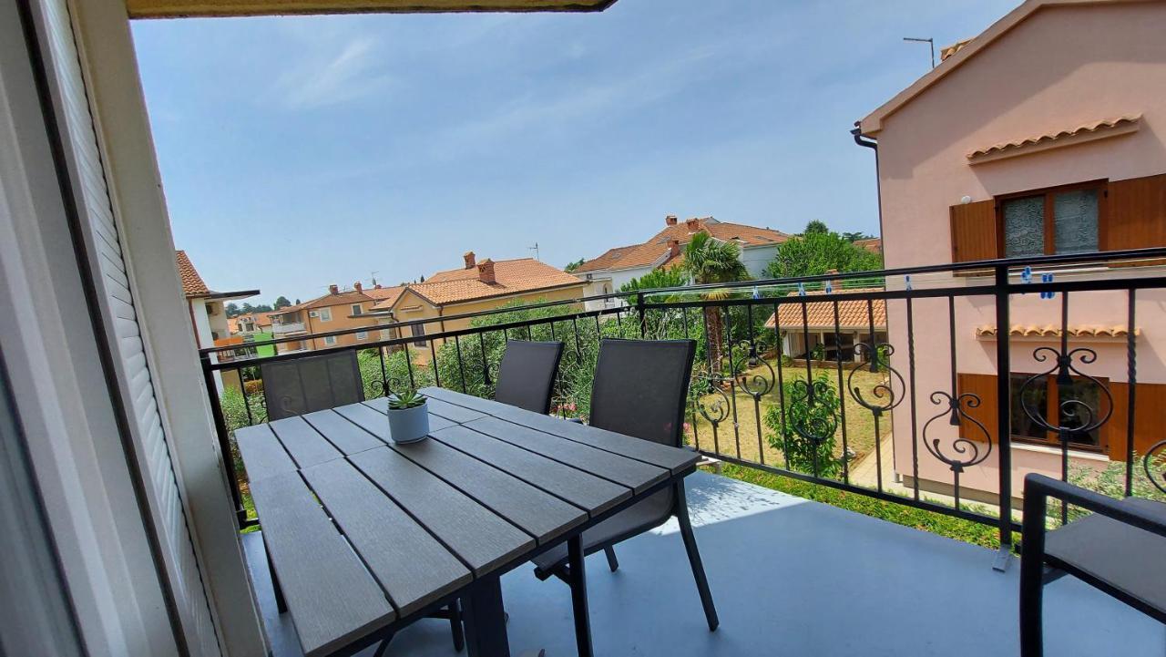 Apartments Kivi Novigrad Istria Esterno foto